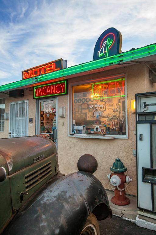 Route 66 Motel Barstow Dış mekan fotoğraf