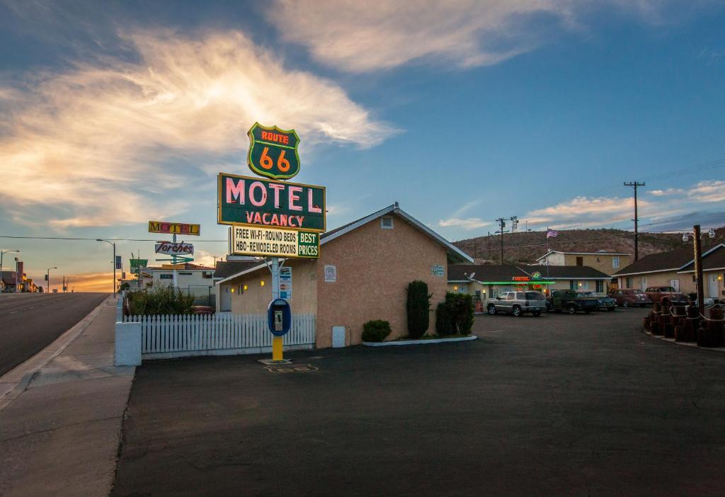 Route 66 Motel Barstow Dış mekan fotoğraf